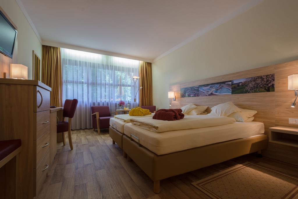 Hotel Quellenhof Бад-Бирнбах Экстерьер фото